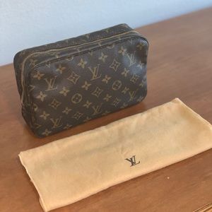 Authentic Louis Vuitton Trousse 23